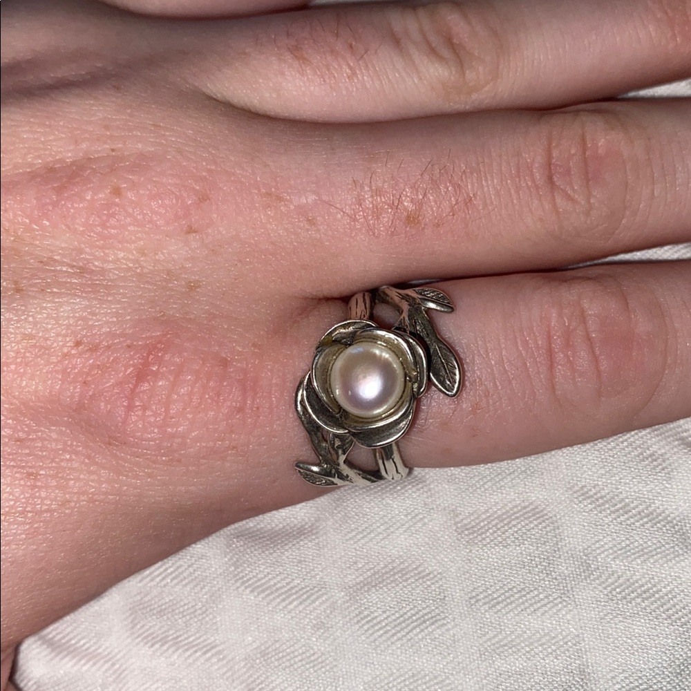 Silver Pearl Flower Ring